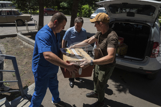 Украйна обяви, че през войната е получила медицинска хуманитарна помощ за 21,52 млрд. украински гривни от 49 страни, сред които е и България