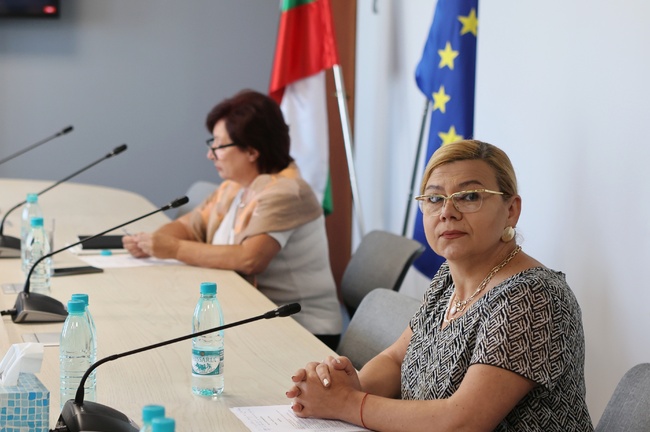 Председателят на СЕМ трябва да изразява позиции, които са еднозначни с тези на съвета, казват членове на медийния регулатор