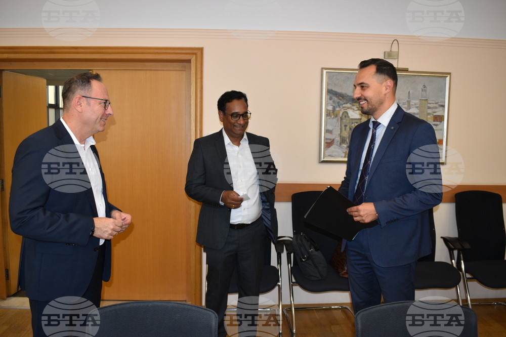 Министър Богданов: България може да стане регионален център за развойна дейност в аутомотив сектора