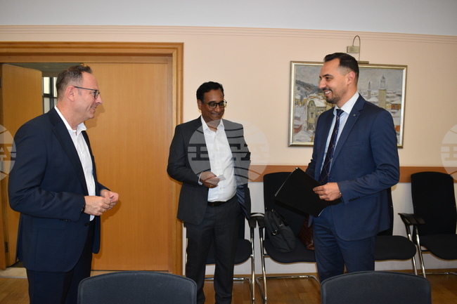 Министър Богданов: България може да стане регионален център за развойна дейност в аутомотив сектора