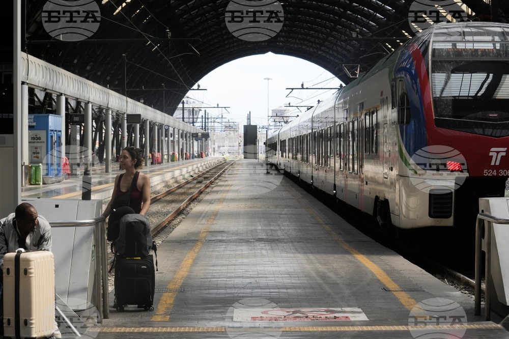 Италиански полицаи върнаха откраднат годежен пръстен на мъж, който след това се сгоди в полицейското управление