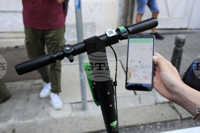 Дванадесетгодишно момче е с мозъчно сътресение след падане от електрическа тротинетка в Бургас 