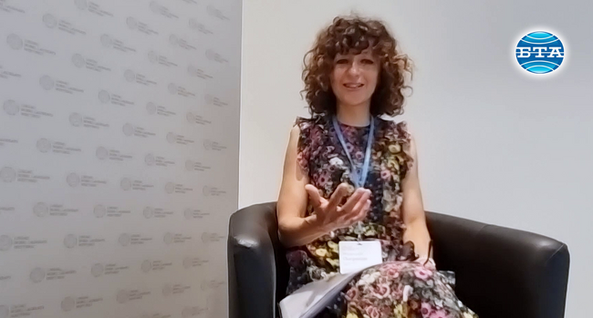 Нобеловата лауреатка Еманюел Шарпантие започва работата си върху „генетична ножица“ преди двадесет години