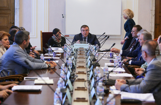 Парламент - Комисия по здравеопазването