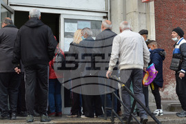 Хасково - пенсионери - опашка