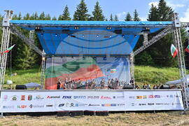 На Роженските поляни започна празничната програма за издигане на българското знаме на 111-метровия пилон „Рожен“