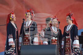 На Роженските поляни започна празничната програма за издигане на българското знаме на 111-метровия пилон „Рожен“