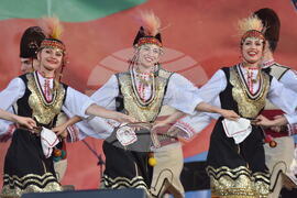 На Роженските поляни започна празничната програма за издигане на българското знаме на 111-метровия пилон „Рожен“