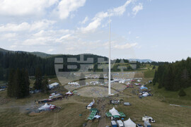 На Роженските поляни започна празничната програма за издигане на българското знаме на 111-метровия пилон „Рожен“