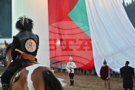 Роженски поляни - пилон „Рожен“ - издигане на националния флаг