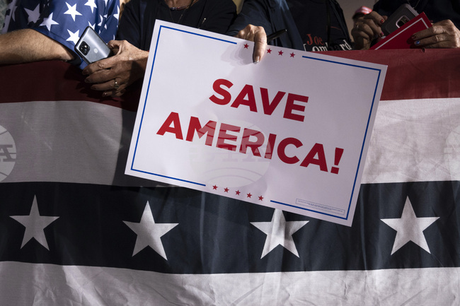 Американците имат 400 дни, за да спасят демокрацията си, твърди британски историк