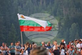 Роженски поляни - пилон „Рожен“ - издигане на националния флаг