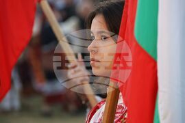 Роженски поляни - пилон „Рожен“ - издигане на националния флаг