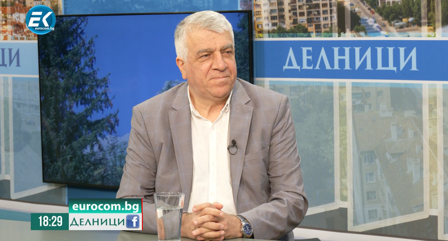 Проф. Румен Гечев: Всичко в държавата се върти около спасяването на Борисов