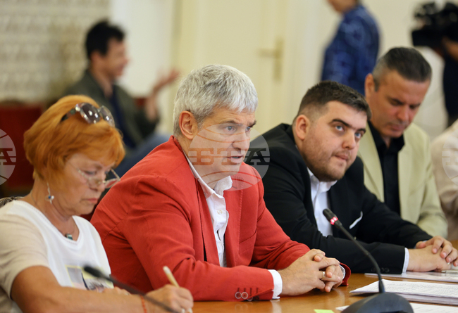 Парламент - ПП-ДБ - КНСБ - среща