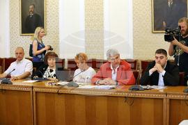 Парламент - ПП-ДБ - КНСБ -  среща