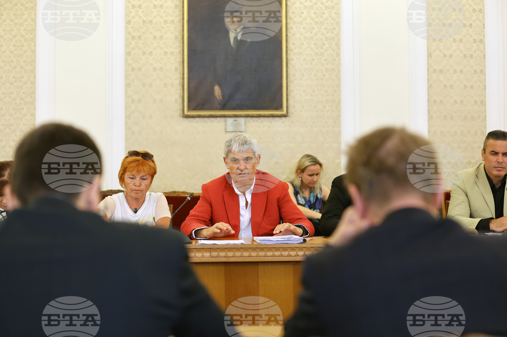 Парламент - ПП-ДБ - КНСБ -  среща