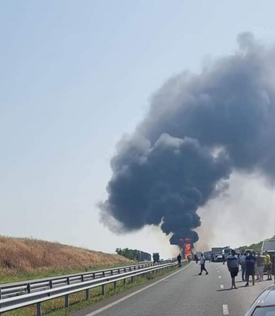 АМ „Тракия“ е затворена от в участъка от Нова Загора до Ямбол, съобщиха за БТА от полицията в Сливен