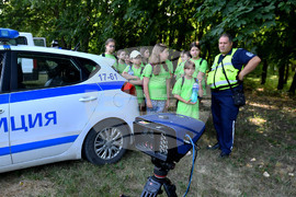 поплицай полицейка кола камера за скорост