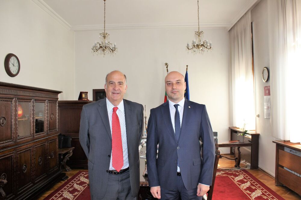 Министерство на правосъдието: Министър Славов се срещна с посланика на САЩ Кенет Мертен