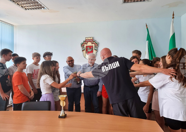 Разград - общинска администрация - баскетболисти - среща