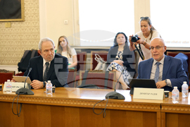 Парламент - Комисия по бюджет и финанси