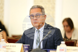 Парламент - Комисия по бюджет и финанси