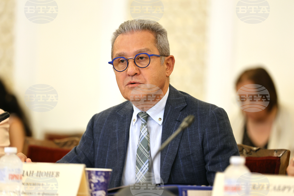 Парламент - Комисия по бюджет и финанси