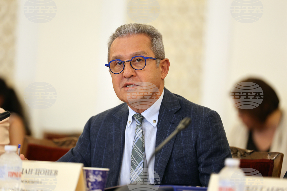 Парламент - Комисия по бюджет и финанси