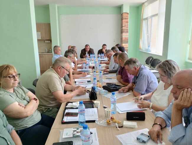 Североизточно държавно предприятие ДП Шумен: Седмица след встъпването си в длъжност директорът на СИДП инж. Петър Петров проведе първата си среща с директорите на горските и ловни стопанства, които са в обхвата на предприятието