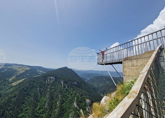 Условията за туризъм в планините са добри, но има рискове от слънчев удар, предупредиха от ПСС на БЧК