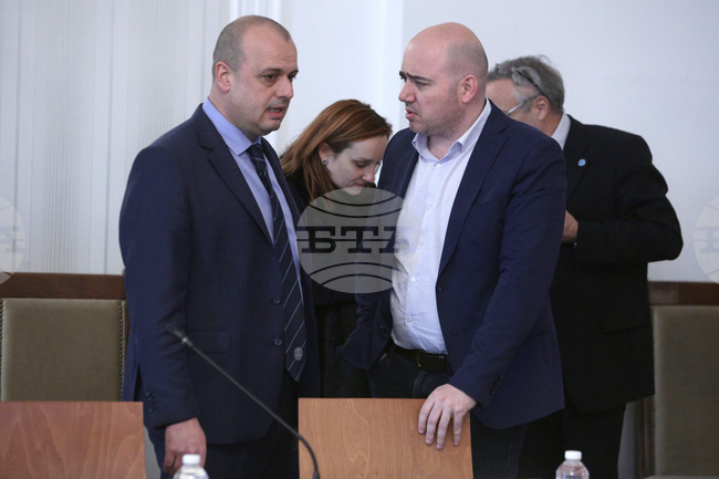 Парламент - Комисия по туризъм