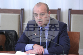 Парламент - Комисия по туризъм