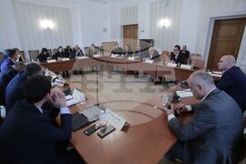 Парламент - Комисия по туризъм