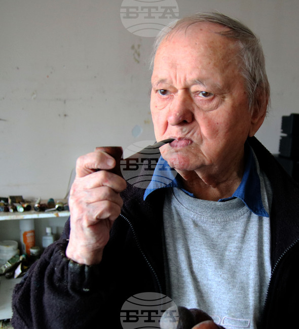 Художникът Генчо Симеонов навършва 90 години, но продължава да рисува