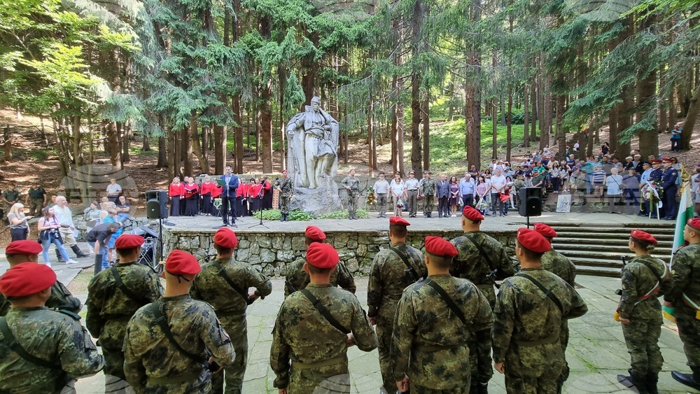 Бузлуджа - паметник - Хаджи Димитър