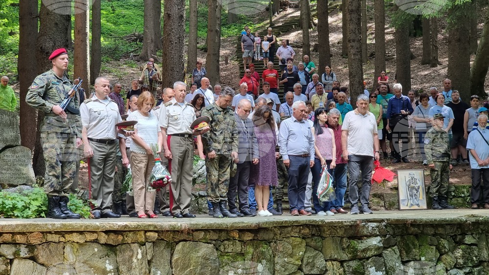 Бузлуджа - паметник - Хаджи Димитър