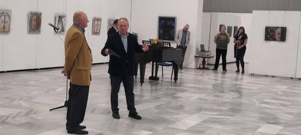 За 60-ата си годишнина художникът Пламен Проданов подреди 60 картини в галерията в Търговище