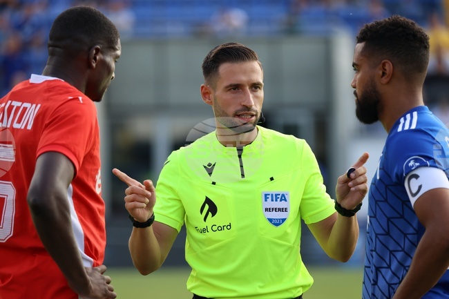 Съдия номер 1 на България за 2025 година Радослав Гидженов ще ръководи мача между ЦСКА 1948 и Левски