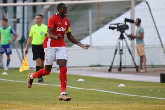 Бившият футболист на ЦСКА 1948 Елитон е спечелил най-много високи топки в турското първенство до момента