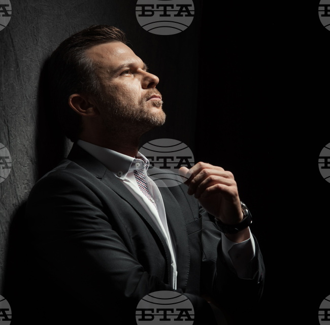 Ненчо Балабанов става фронтмен на P.I.F.