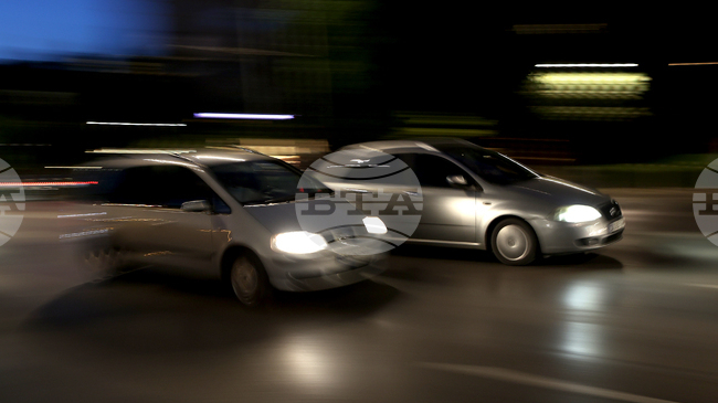 Възстановено е движението при кюстендилското село Цървеняно, където лек автомобил се запали 