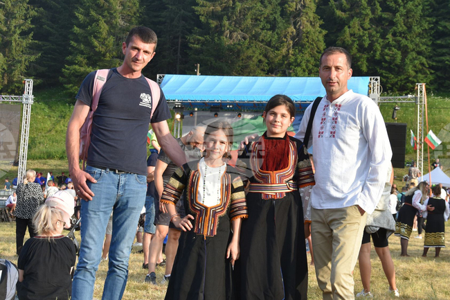  Рожен - събор - ученици от Основното училище в Босилеград