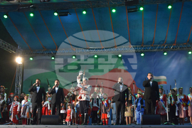 Рожен - събор - ученици от Основното училище в Босилеград