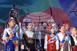 Рожен - събор - ученици от Основното училище в Босилеград