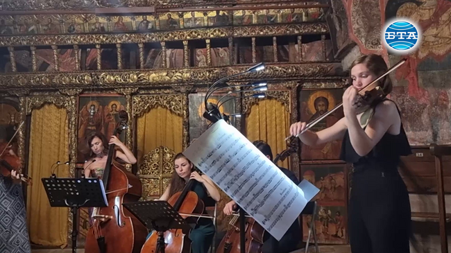 Творби от Хенри Пърсел и Антонио Вивалди представят музиканти в средновековната църква „Св. архангели Михаил и Гавраил“ в Арбанаси