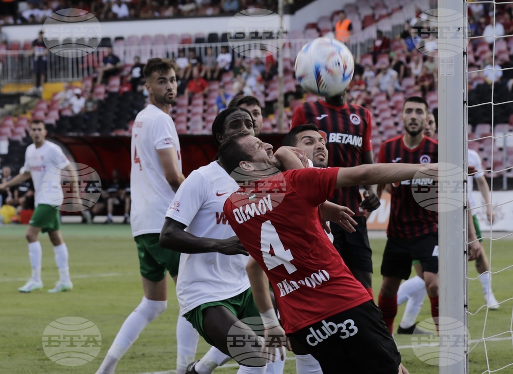 Футбол - Локомотив (София) - Ботев (Враца)