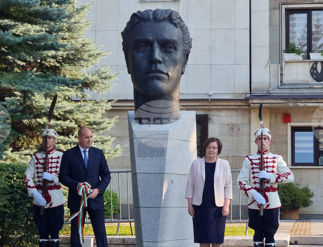 Троян - паметник на Васил Левски - откриване