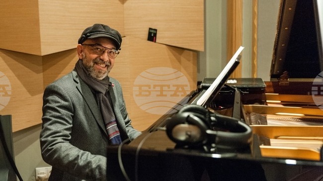 Композиторът Любомир Денев отбелязва 70-годишнината си с "Вечеря в Манхатън"