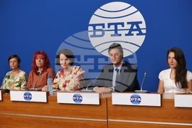 Национален пресклуб на БТА-София - връчване на благодарствени адреси